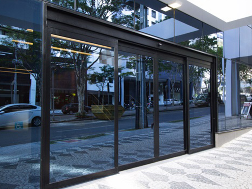 Elektrische schuifdeur buitenaanzicht